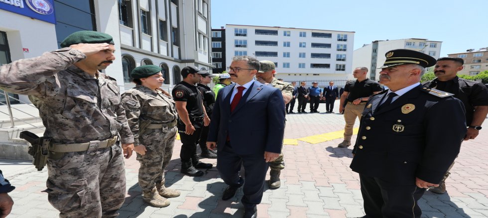 Iğdır Valisi Ercan Turan'dan Kurban Bayramı Ziyaretleri